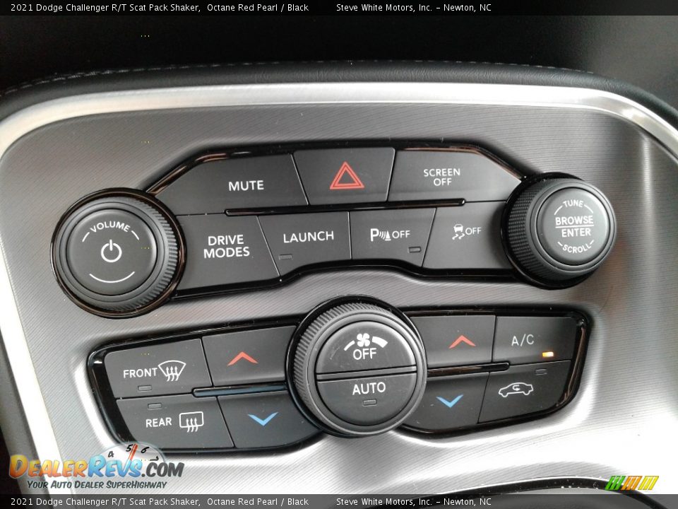 Controls of 2021 Dodge Challenger R/T Scat Pack Shaker Photo #23