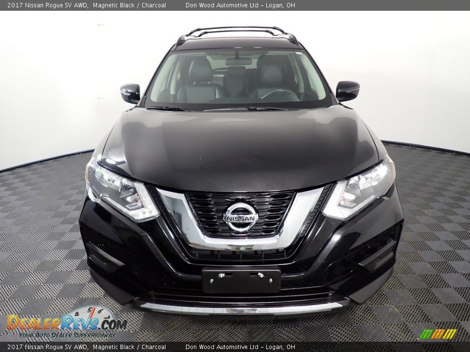 2017 Nissan Rogue SV AWD Magnetic Black / Charcoal Photo #5
