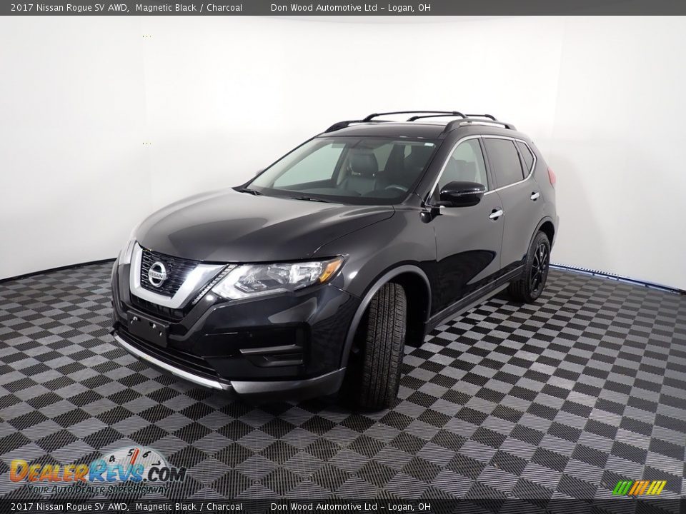 2017 Nissan Rogue SV AWD Magnetic Black / Charcoal Photo #7