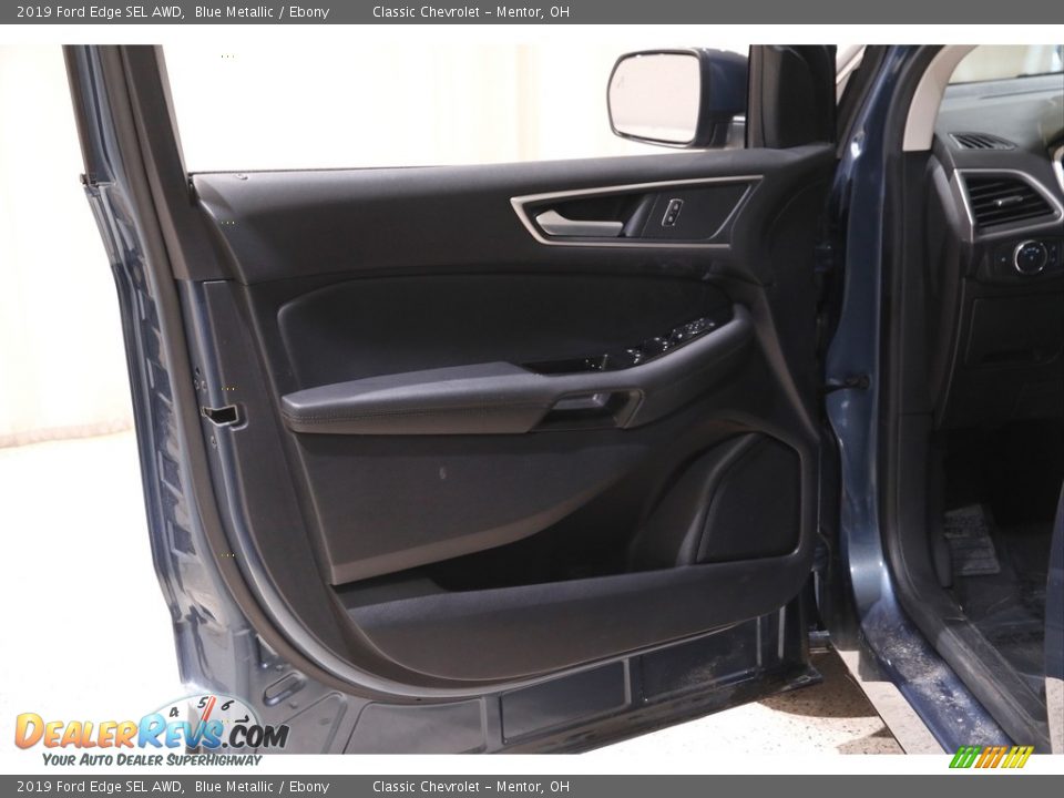 Door Panel of 2019 Ford Edge SEL AWD Photo #4