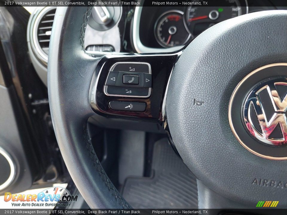 2017 Volkswagen Beetle 1.8T SEL Convertible Steering Wheel Photo #15