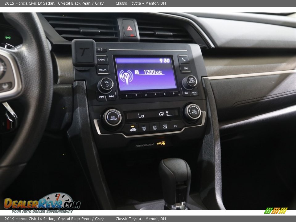 2019 Honda Civic LX Sedan Crystal Black Pearl / Gray Photo #10