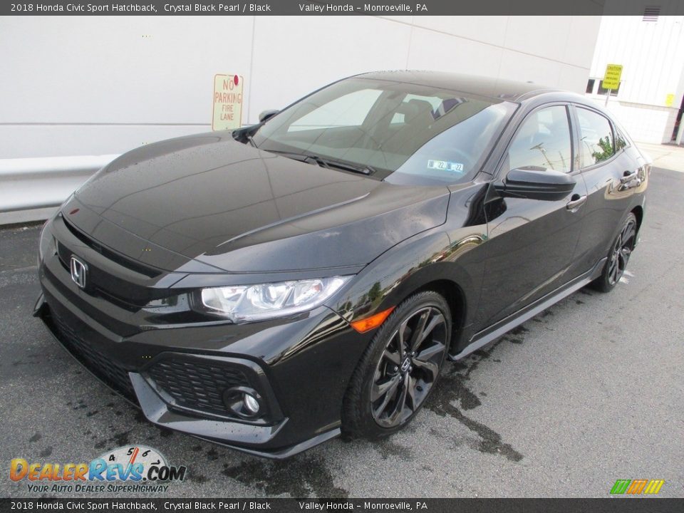Front 3/4 View of 2018 Honda Civic Sport Hatchback Photo #10