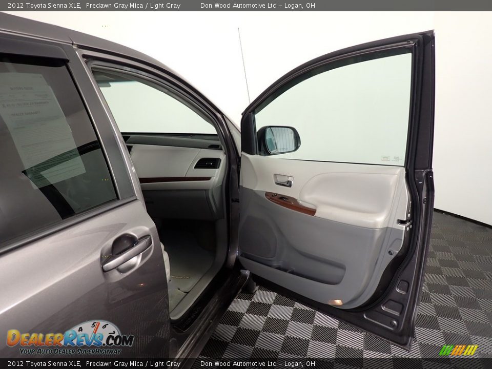 2012 Toyota Sienna XLE Predawn Gray Mica / Light Gray Photo #31