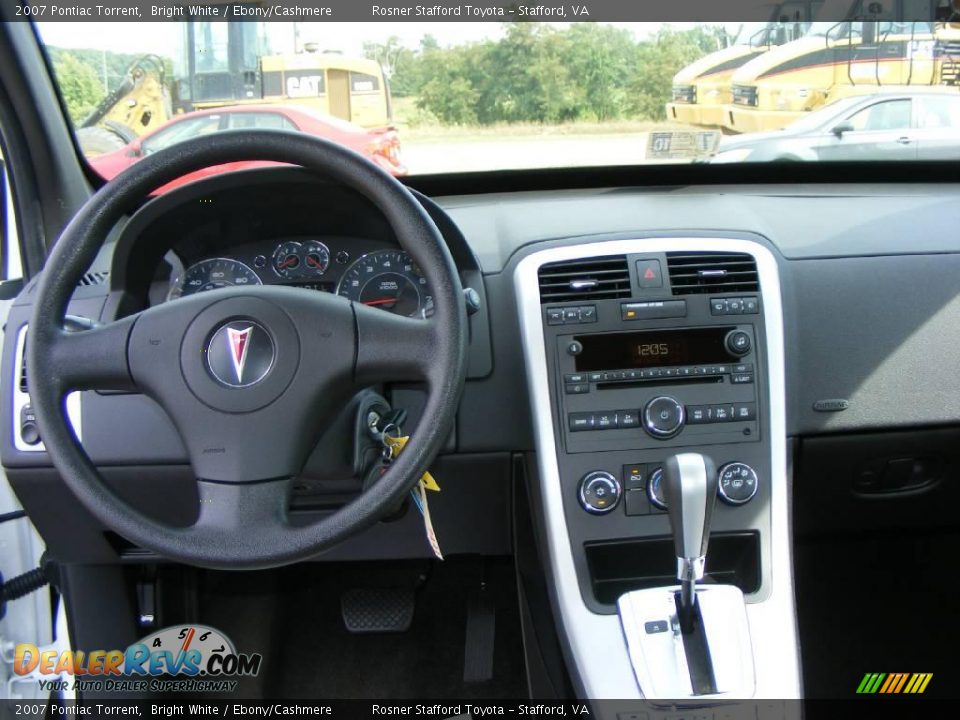 2007 Pontiac Torrent Bright White / Ebony/Cashmere Photo #8