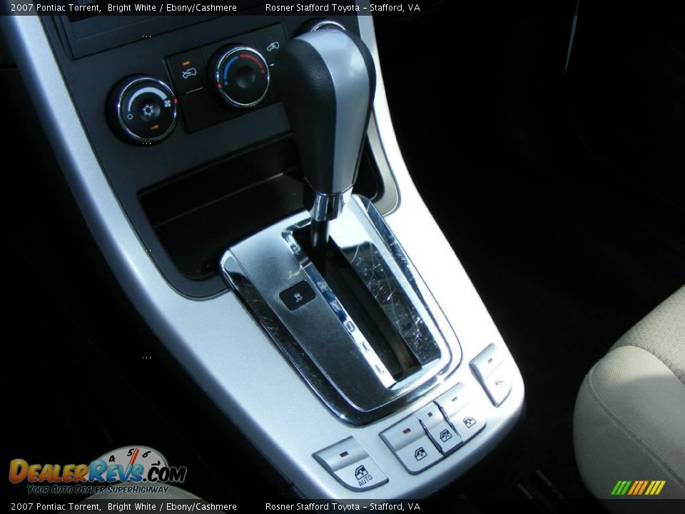 2007 Pontiac Torrent Bright White / Ebony/Cashmere Photo #11