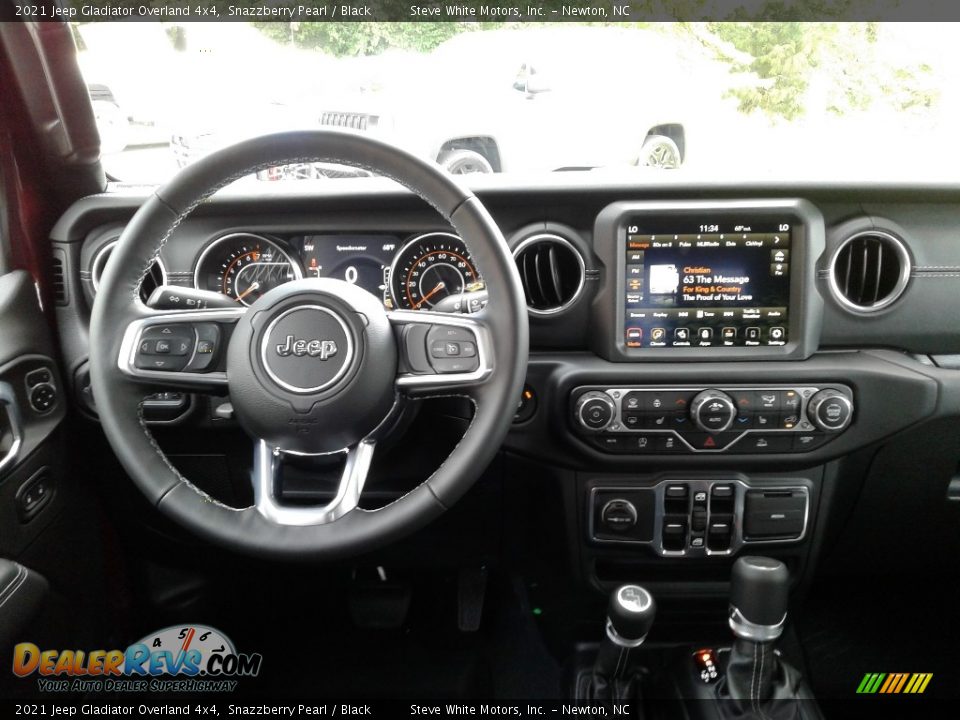 Dashboard of 2021 Jeep Gladiator Overland 4x4 Photo #18