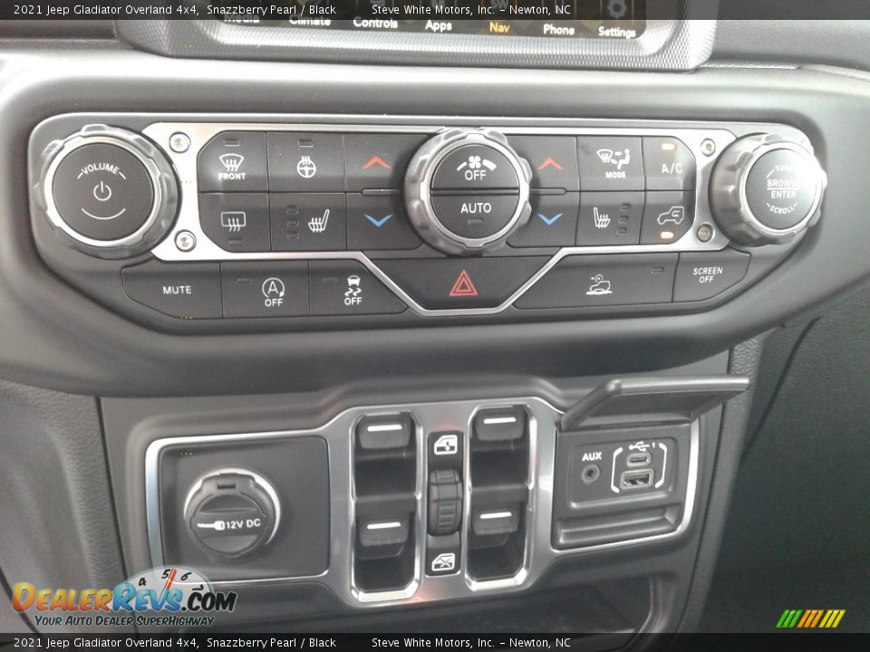 Controls of 2021 Jeep Gladiator Overland 4x4 Photo #27