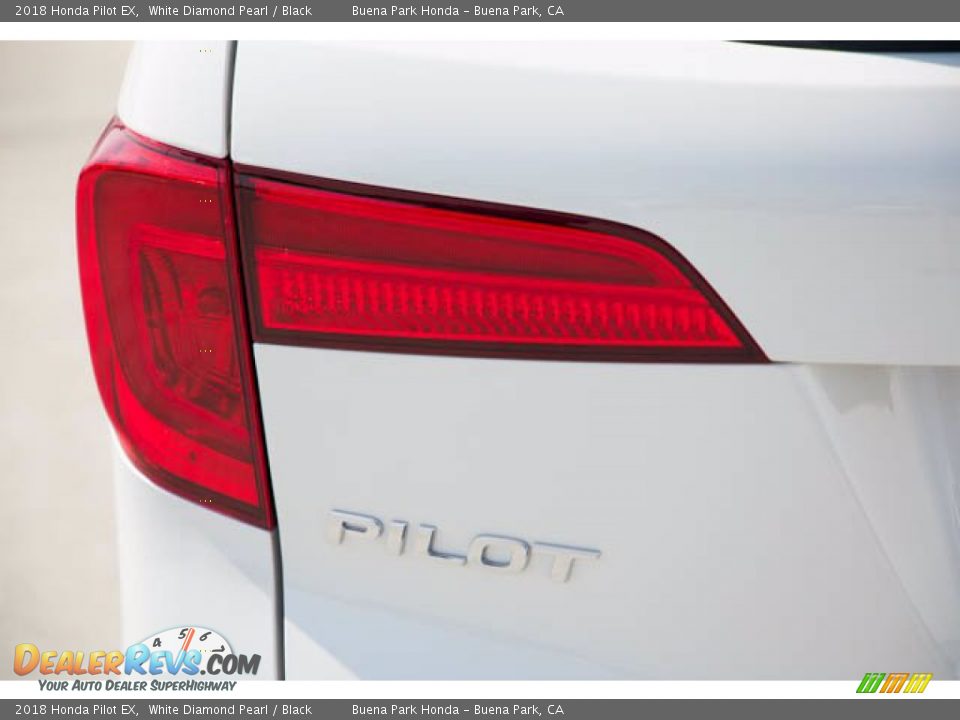 2018 Honda Pilot EX White Diamond Pearl / Black Photo #10