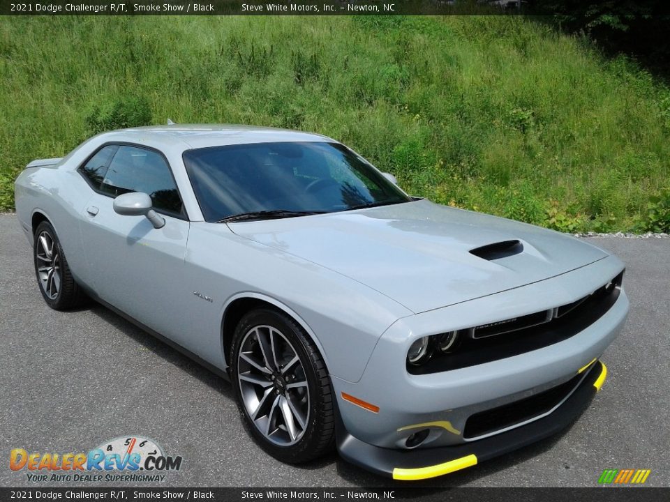 Front 3/4 View of 2021 Dodge Challenger R/T Photo #5
