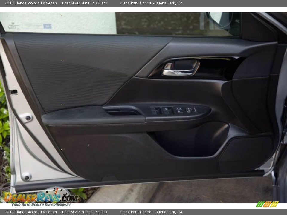 2017 Honda Accord LX Sedan Lunar Silver Metallic / Black Photo #26
