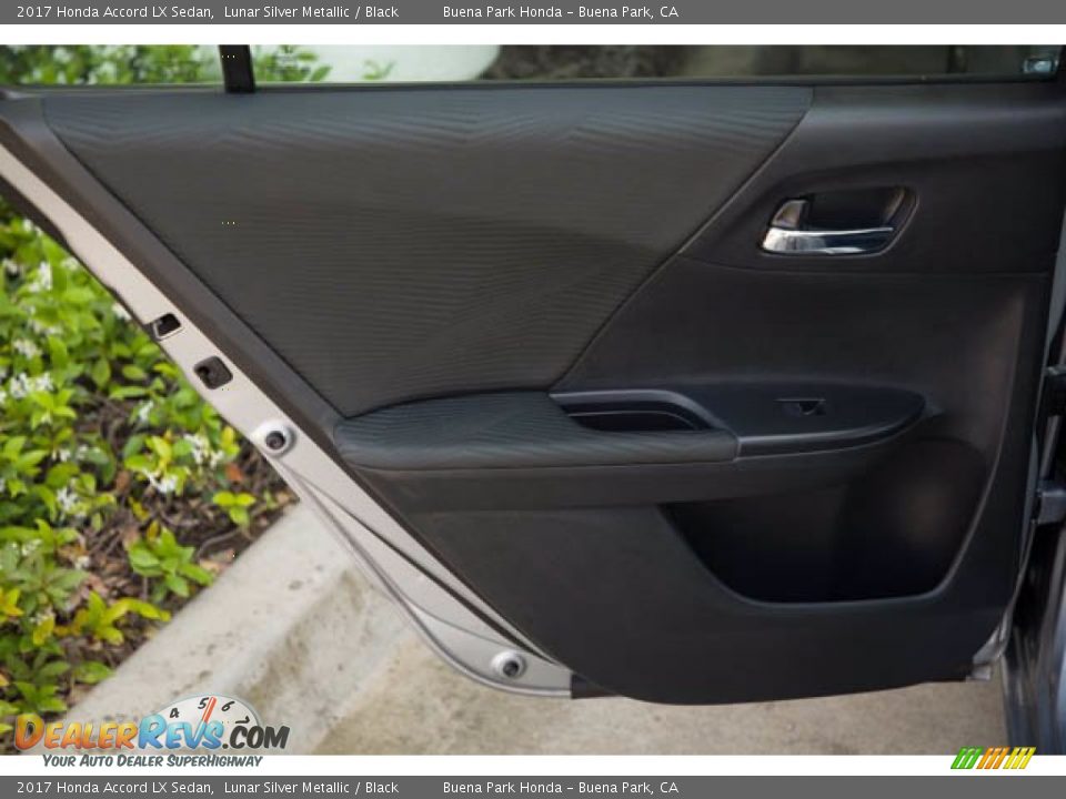 2017 Honda Accord LX Sedan Lunar Silver Metallic / Black Photo #28