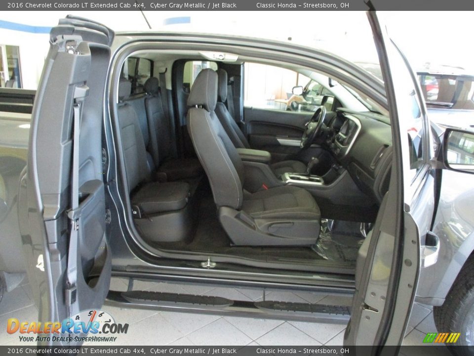 Front Seat of 2016 Chevrolet Colorado LT Extended Cab 4x4 Photo #17