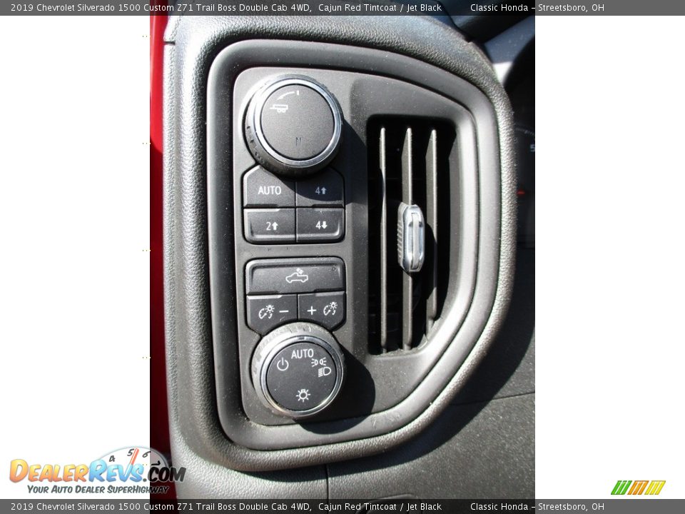 2019 Chevrolet Silverado 1500 Custom Z71 Trail Boss Double Cab 4WD Cajun Red Tintcoat / Jet Black Photo #29