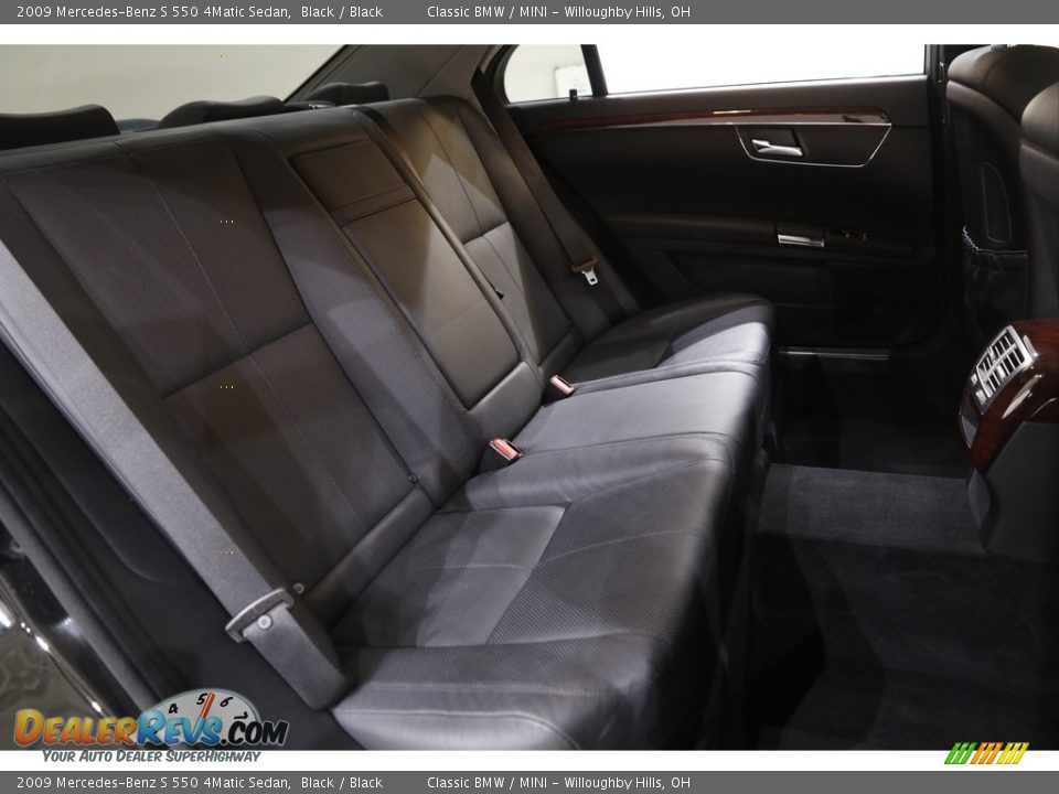 2009 Mercedes-Benz S 550 4Matic Sedan Black / Black Photo #19