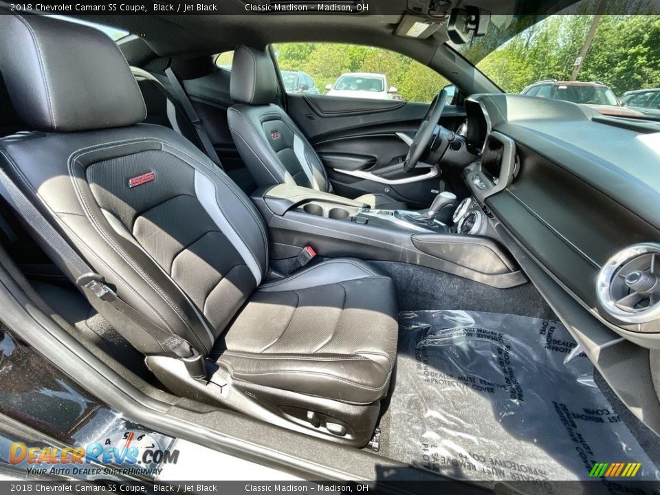 Front Seat of 2018 Chevrolet Camaro SS Coupe Photo #17