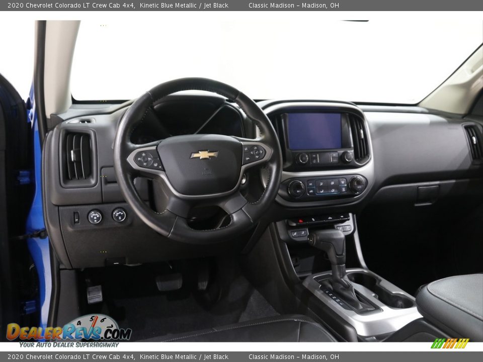 Dashboard of 2020 Chevrolet Colorado LT Crew Cab 4x4 Photo #7