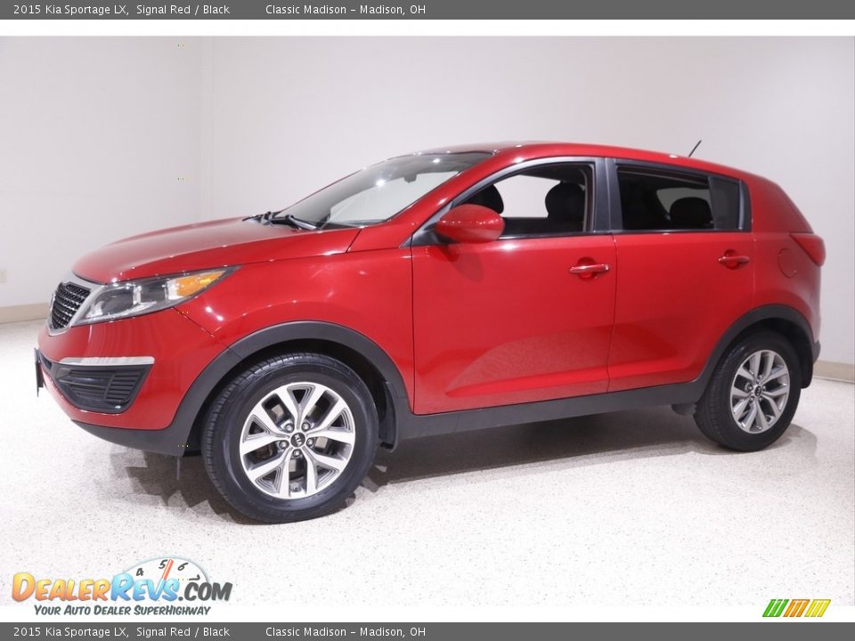 Front 3/4 View of 2015 Kia Sportage LX Photo #3