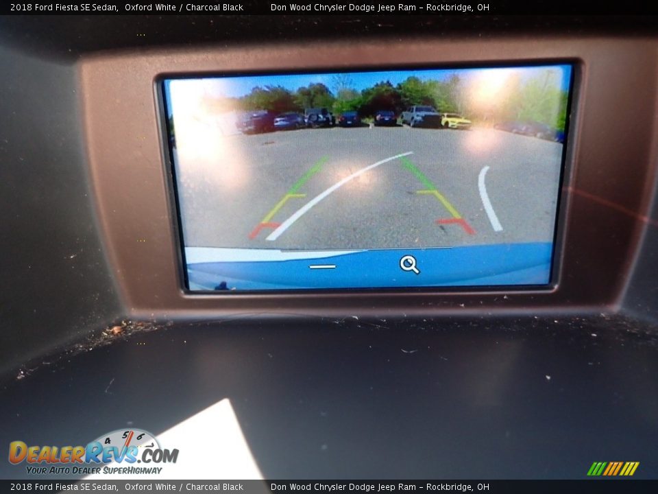 2018 Ford Fiesta SE Sedan Oxford White / Charcoal Black Photo #2