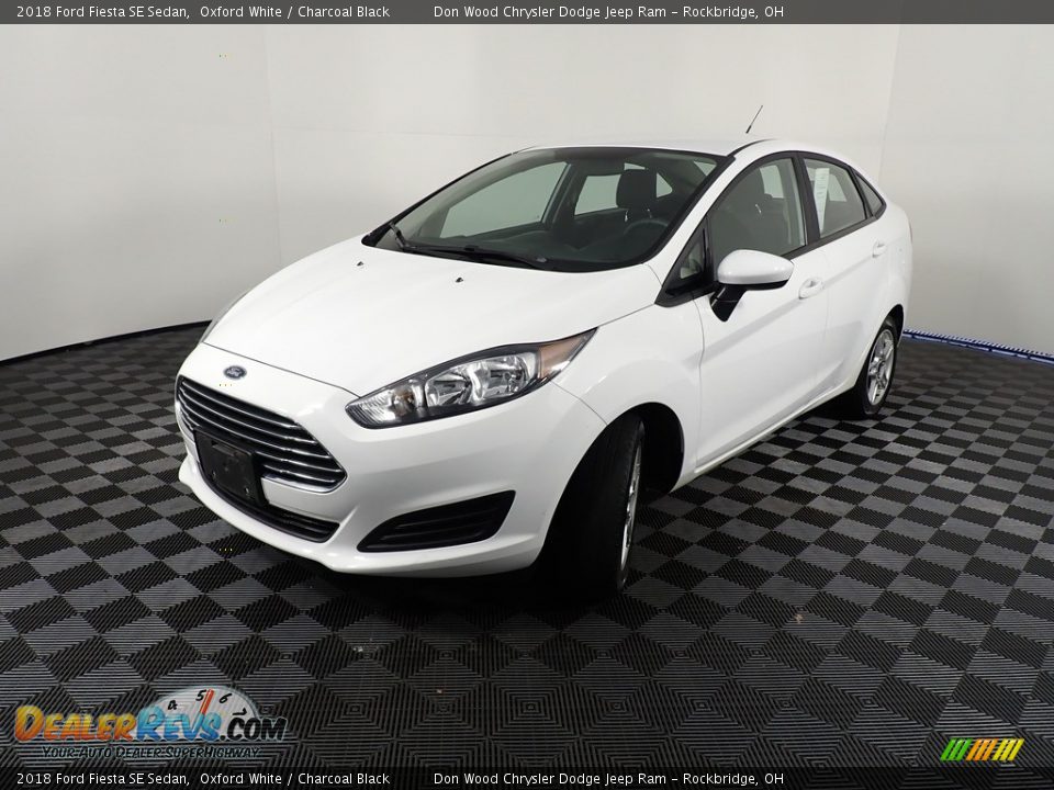 2018 Ford Fiesta SE Sedan Oxford White / Charcoal Black Photo #8