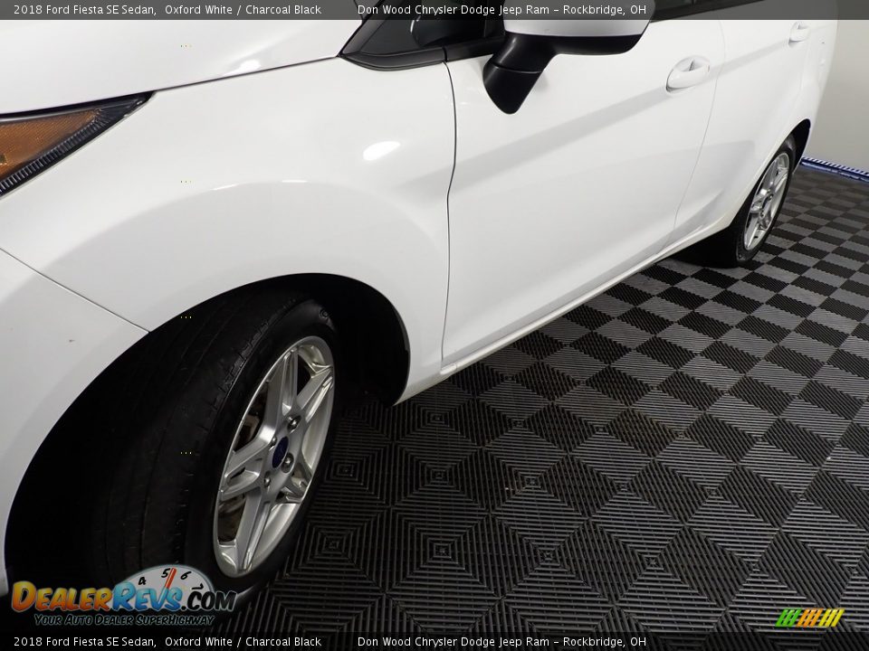 2018 Ford Fiesta SE Sedan Oxford White / Charcoal Black Photo #9