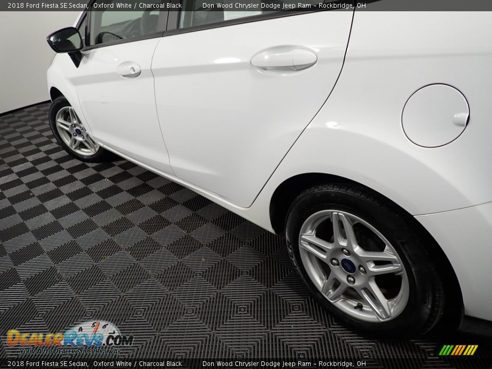 2018 Ford Fiesta SE Sedan Oxford White / Charcoal Black Photo #10