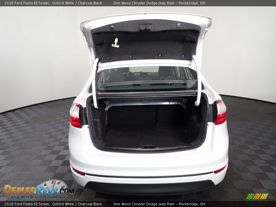 2018 Ford Fiesta SE Sedan Oxford White / Charcoal Black Photo #13