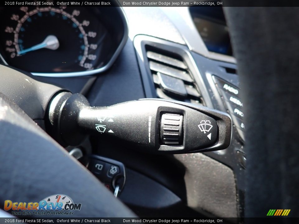 2018 Ford Fiesta SE Sedan Oxford White / Charcoal Black Photo #25