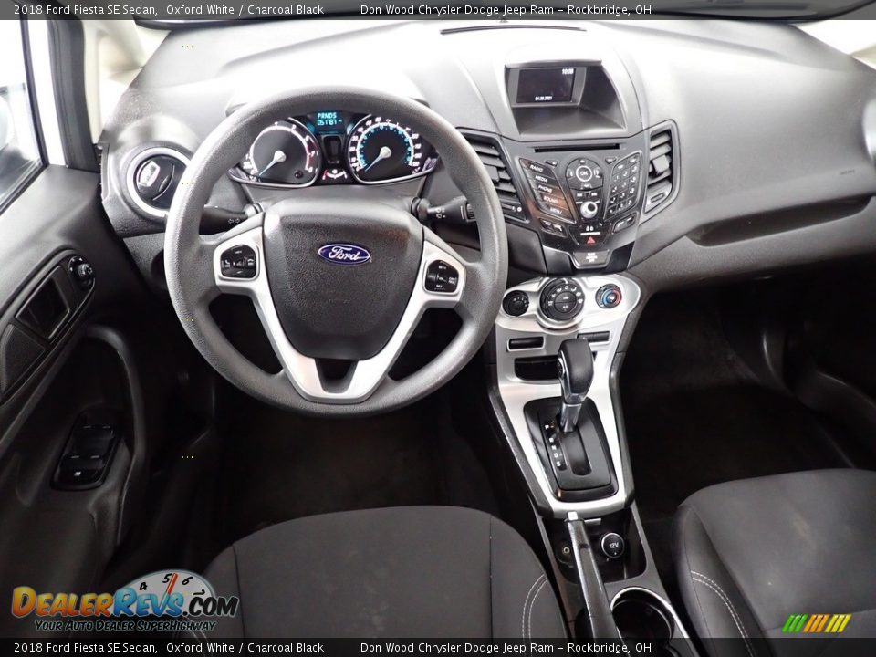 2018 Ford Fiesta SE Sedan Oxford White / Charcoal Black Photo #35
