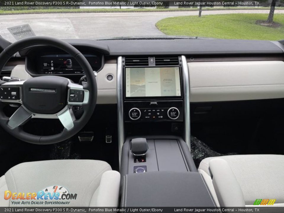 2021 Land Rover Discovery P300 S R-Dynamic Portofino Blue Metallic / Light Oyster/Ebony Photo #4