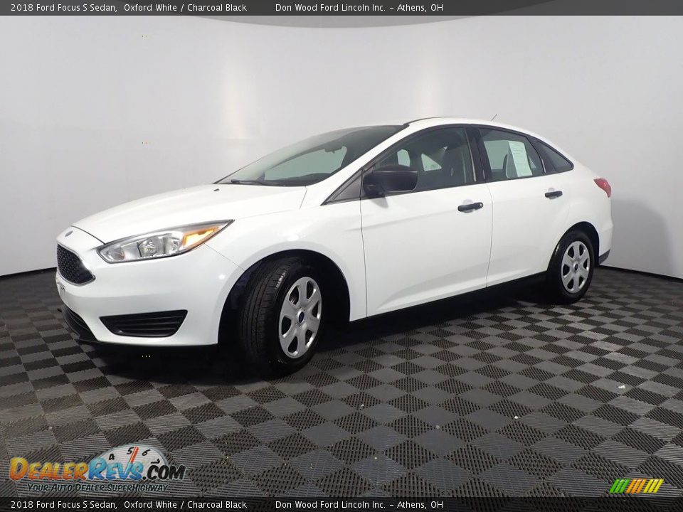 2018 Ford Focus S Sedan Oxford White / Charcoal Black Photo #8
