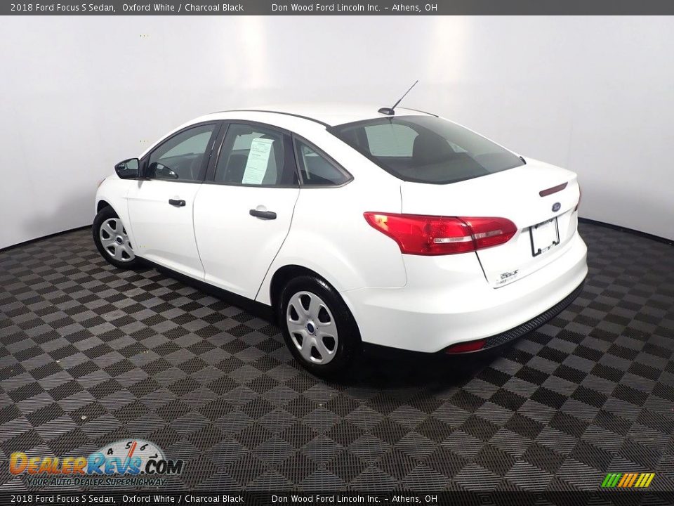 2018 Ford Focus S Sedan Oxford White / Charcoal Black Photo #12
