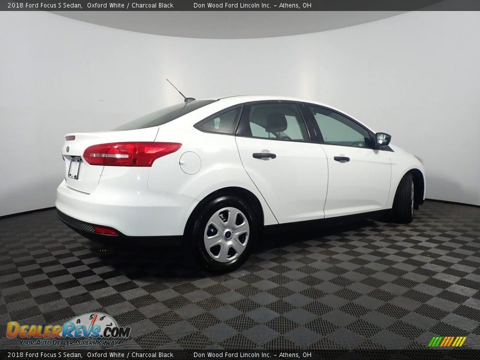 2018 Ford Focus S Sedan Oxford White / Charcoal Black Photo #16