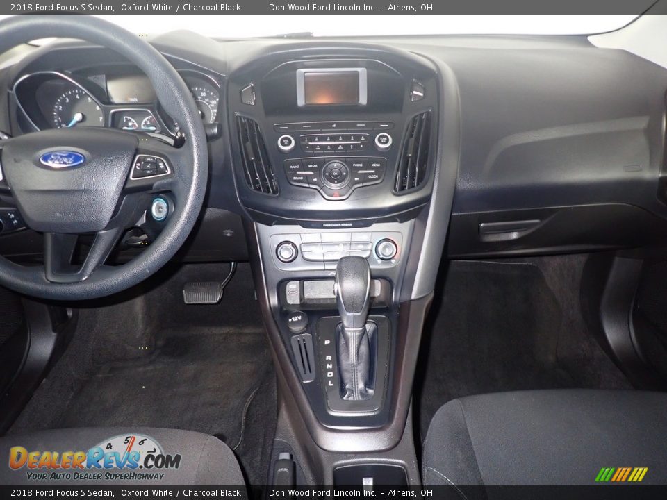 2018 Ford Focus S Sedan Oxford White / Charcoal Black Photo #25