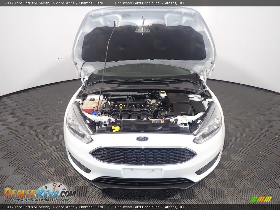 2017 Ford Focus SE Sedan Oxford White / Charcoal Black Photo #6