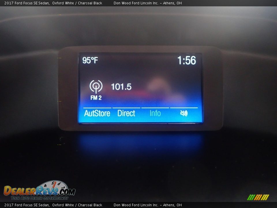 2017 Ford Focus SE Sedan Oxford White / Charcoal Black Photo #26