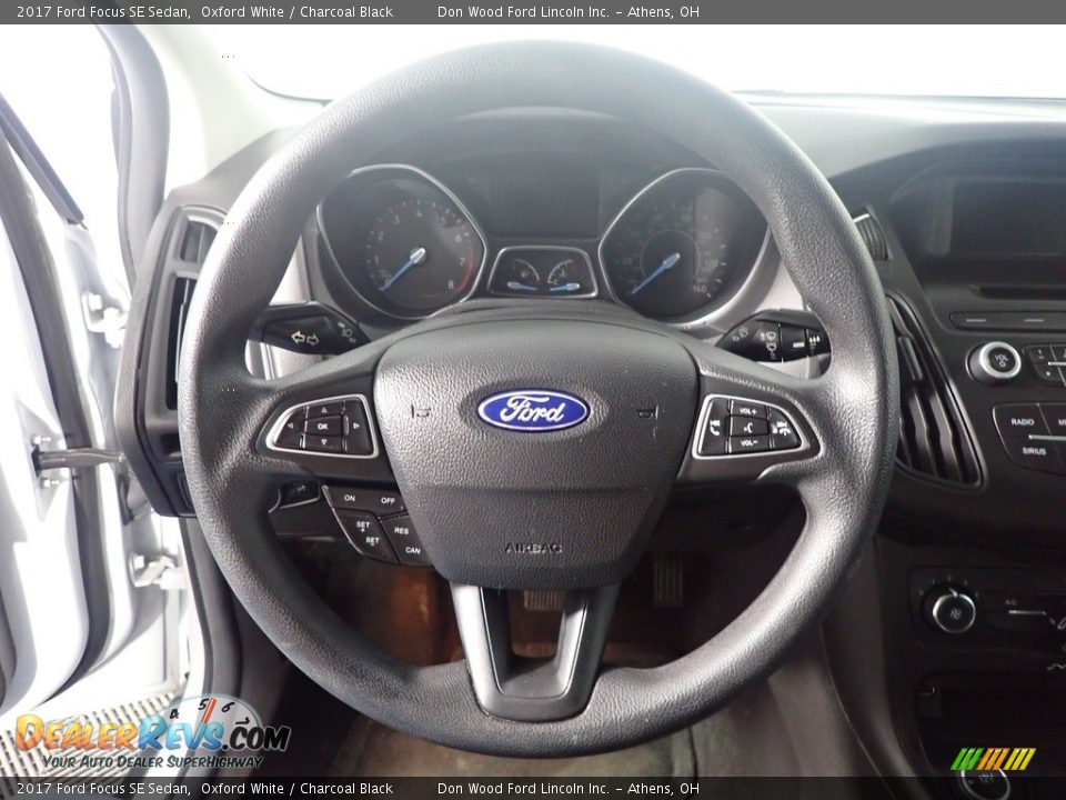 2017 Ford Focus SE Sedan Oxford White / Charcoal Black Photo #27