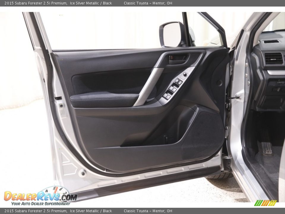 2015 Subaru Forester 2.5i Premium Ice Silver Metallic / Black Photo #4