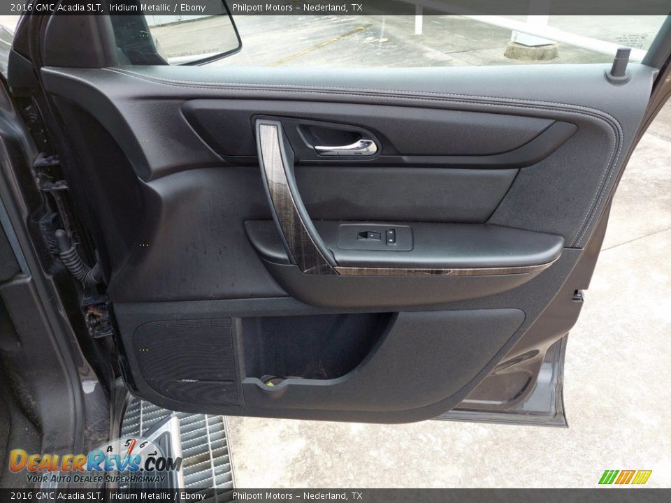 Door Panel of 2016 GMC Acadia SLT Photo #30