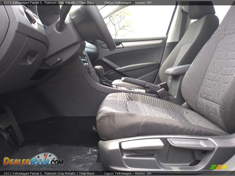 Titan Black Interior - 2021 Volkswagen Passat S Photo #4