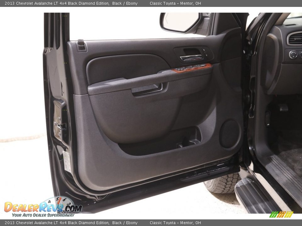 2013 Chevrolet Avalanche LT 4x4 Black Diamond Edition Black / Ebony Photo #5