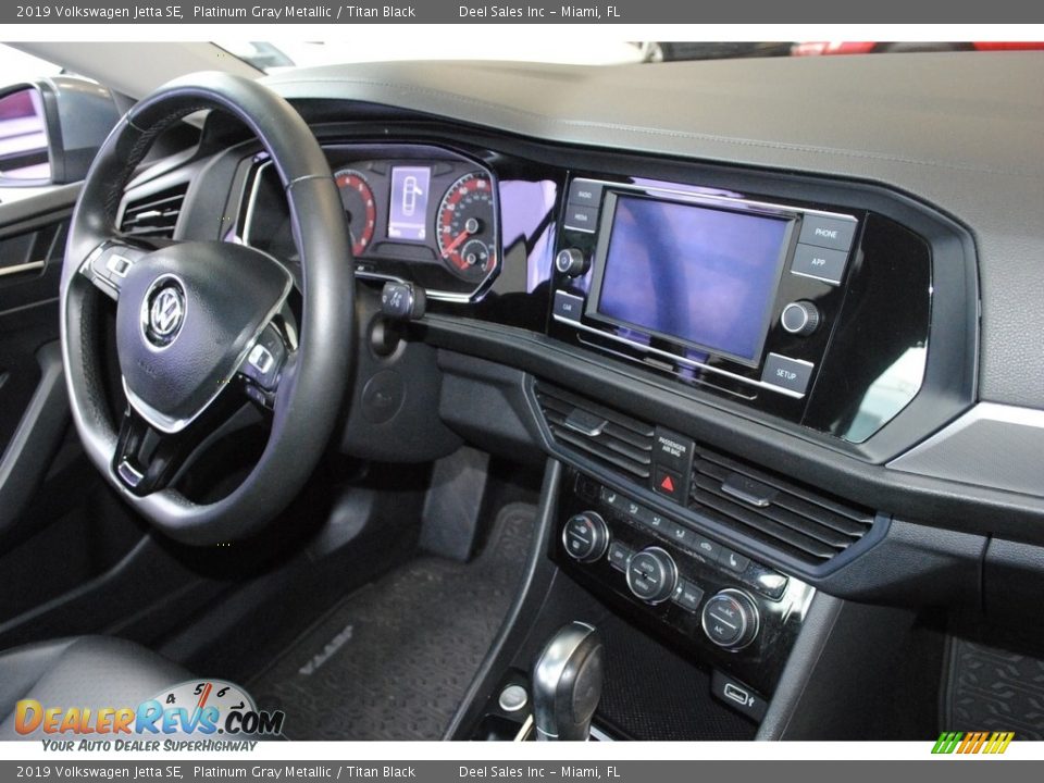 2019 Volkswagen Jetta SE Platinum Gray Metallic / Titan Black Photo #17