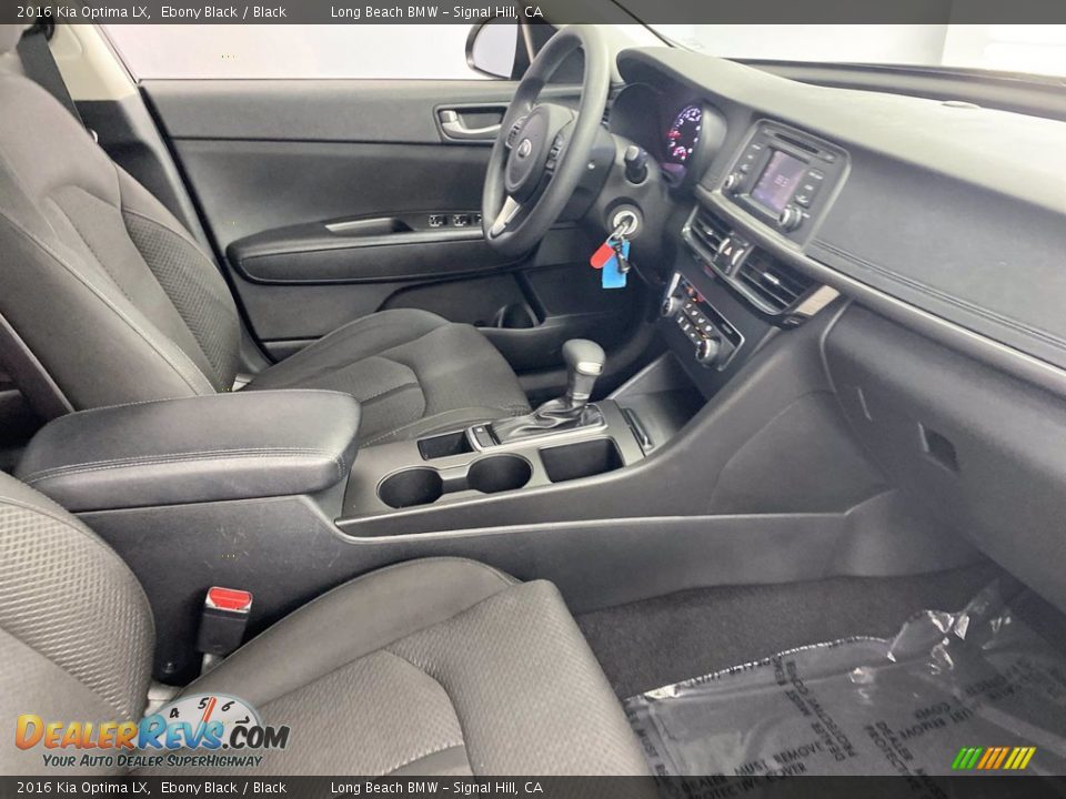 Dashboard of 2016 Kia Optima LX Photo #30