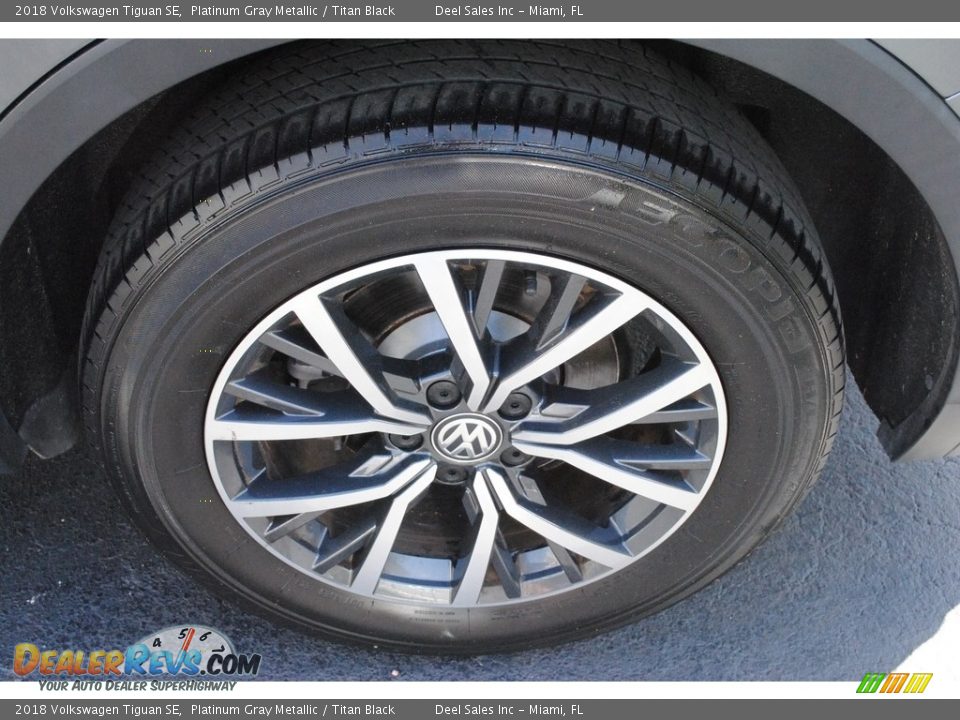 2018 Volkswagen Tiguan SE Platinum Gray Metallic / Titan Black Photo #11