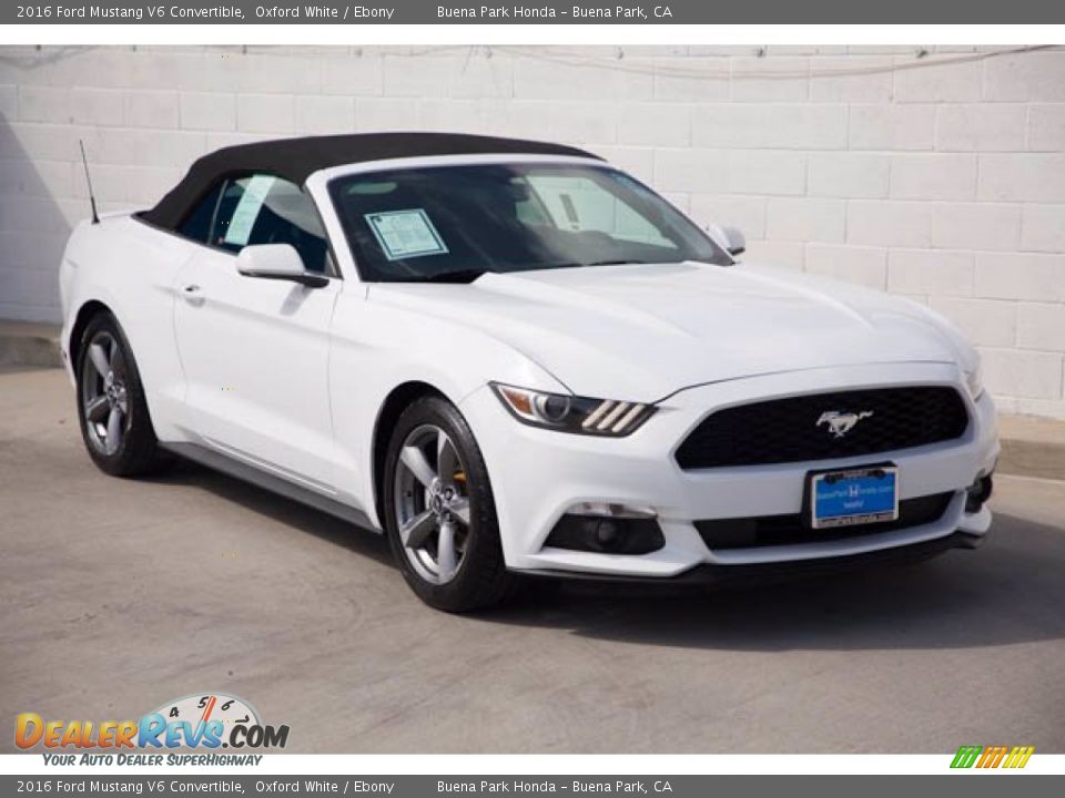 2016 Ford Mustang V6 Convertible Oxford White / Ebony Photo #8