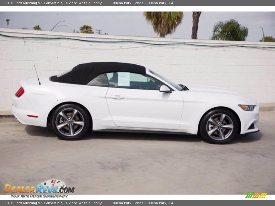 2016 Ford Mustang V6 Convertible Oxford White / Ebony Photo #9
