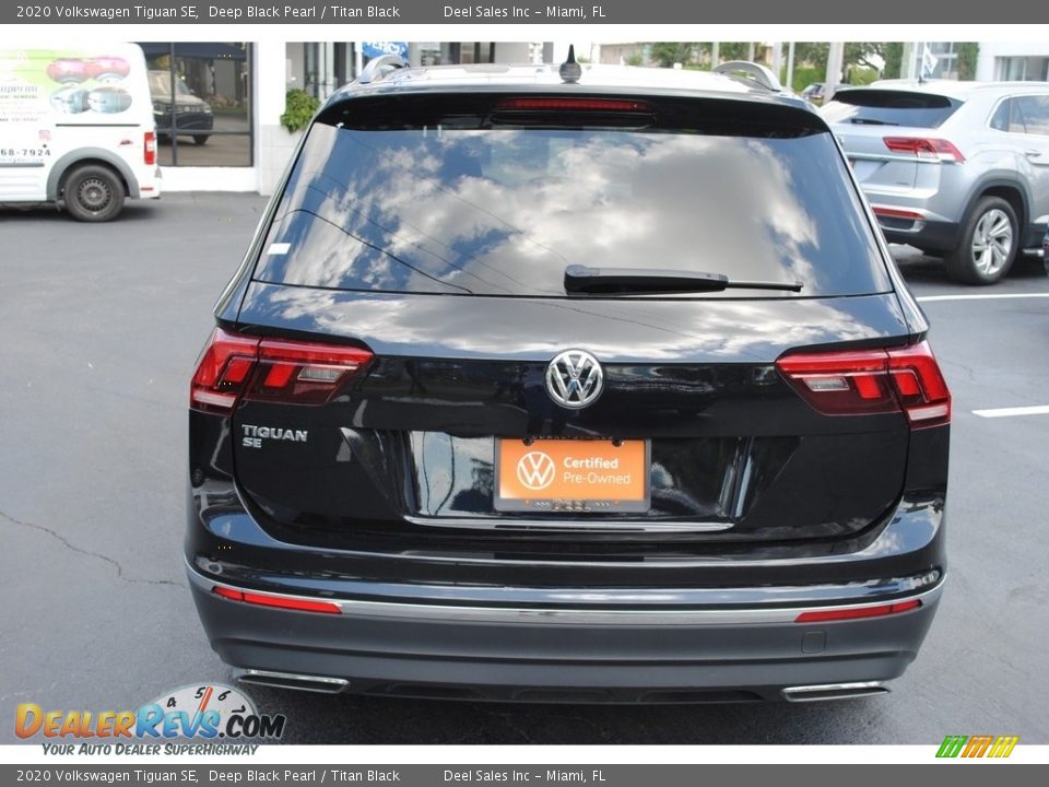 2020 Volkswagen Tiguan SE Deep Black Pearl / Titan Black Photo #8