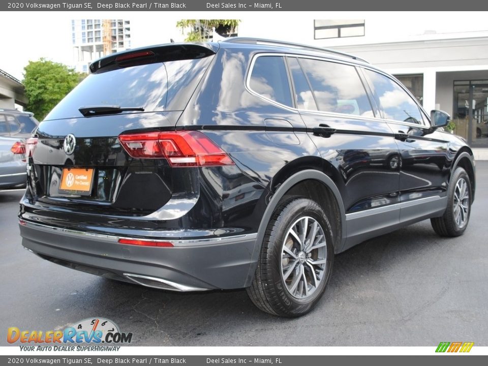 2020 Volkswagen Tiguan SE Deep Black Pearl / Titan Black Photo #10