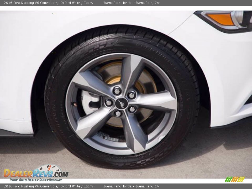 2016 Ford Mustang V6 Convertible Oxford White / Ebony Photo #35