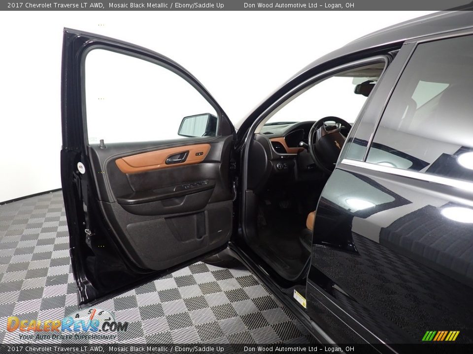 2017 Chevrolet Traverse LT AWD Mosaic Black Metallic / Ebony/Saddle Up Photo #24